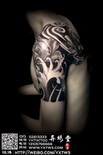 黑白传统半甲纹身