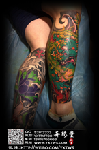 小腿彩色唐狮牡丹纹身