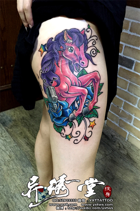 美女大腿SCHOOL彩色马纹身