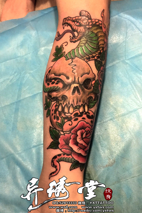 欧美school小腿纹身